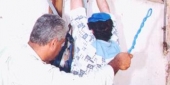 والدة الشهيد مهدي ابراهيم الحاجة الطاهرة الصابرة "أم رضا" وإحدى شقيقاته