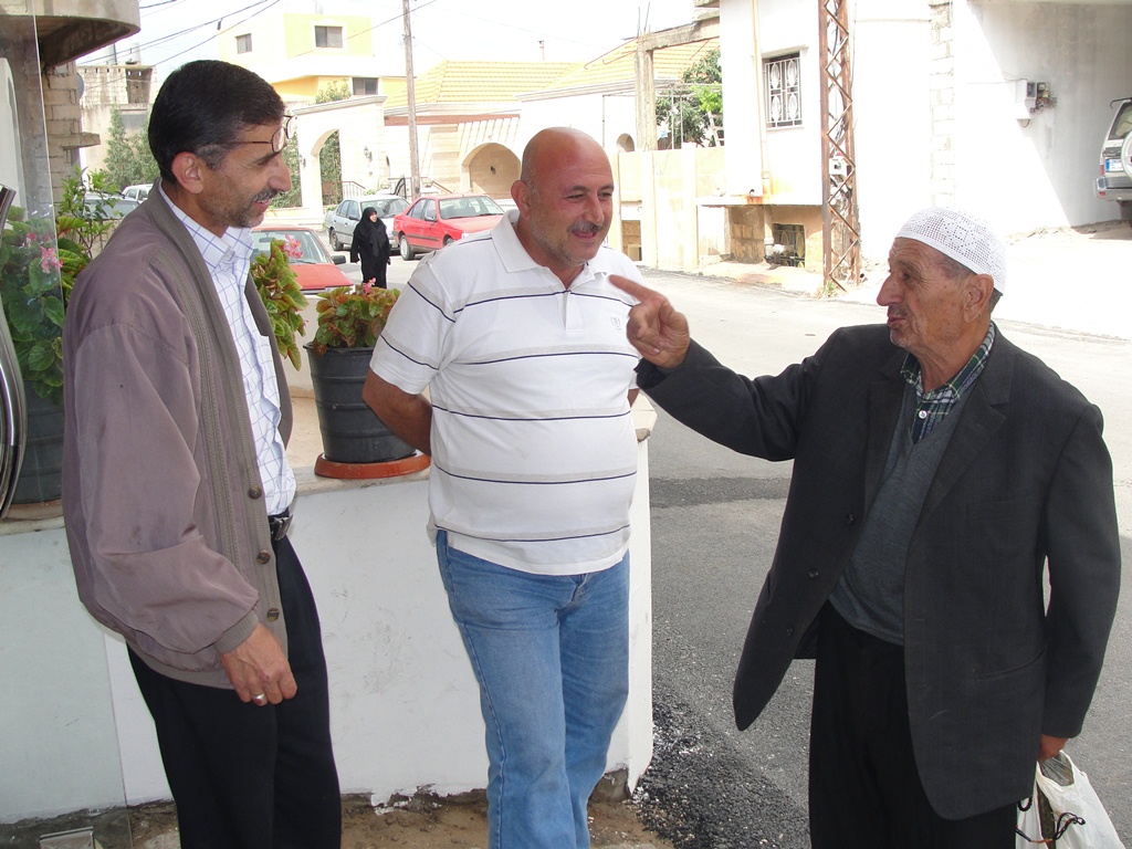 الحاج وحيد كلش و.. جيران وأصدقاء