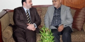 المهندس نواف الدبوس ورئيس بلدية الغبيري الأستاذ محمد سعيد الخنسا يتبادلان الهدايا التذكارية