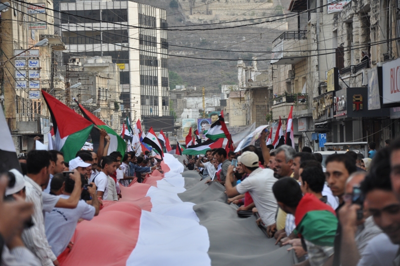 مسيرة حاشدة في النبطية للجالية السورية في لبنان تأييداً للرئيس السوري بشار الاسد