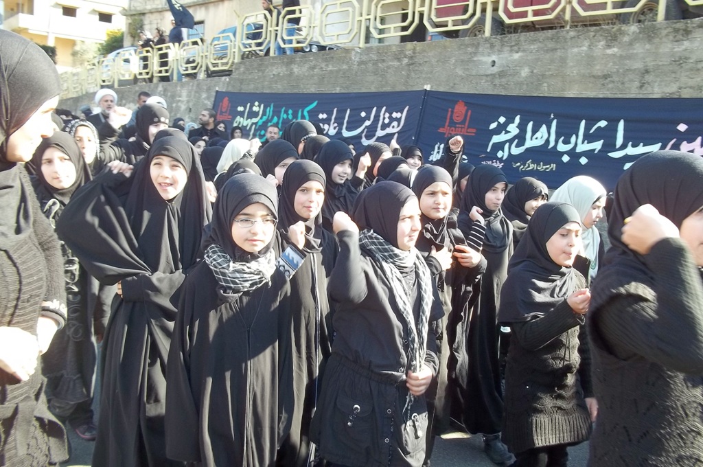 مسيرة عاشورائية لمدرسة عيسى بن مريم ومبرة النبي ابراهيم في العديسة