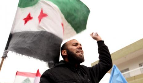 وسط المتظاهرين جنود من «الجيش الحر» بملابس مدنية(الأخبار)