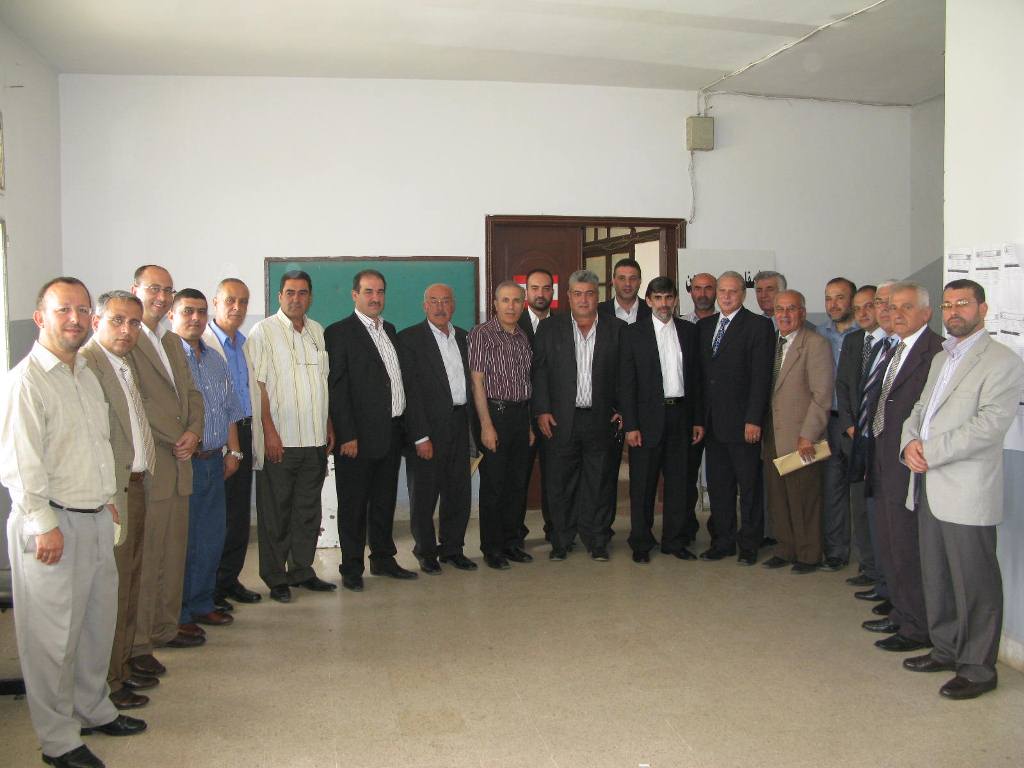  اين اعضاء المجلس البلدي المتشظي والذي يتغيب معظم اعضاءه عن الجلسات و لماذا تم انتخابهم في الاساس او بالاحرى تم تعينهم؟