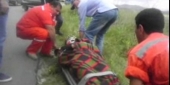 انقلاب شاحنة كبيرة على الخردلي وإصابة سائقها