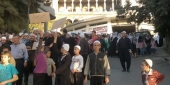 اهالي الحي الفوقاني في حاصبيا اثناء احتجاجهم على تركيب هوائي للخلوي