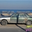 على زجاجها الامامي علم جبهة النصرة