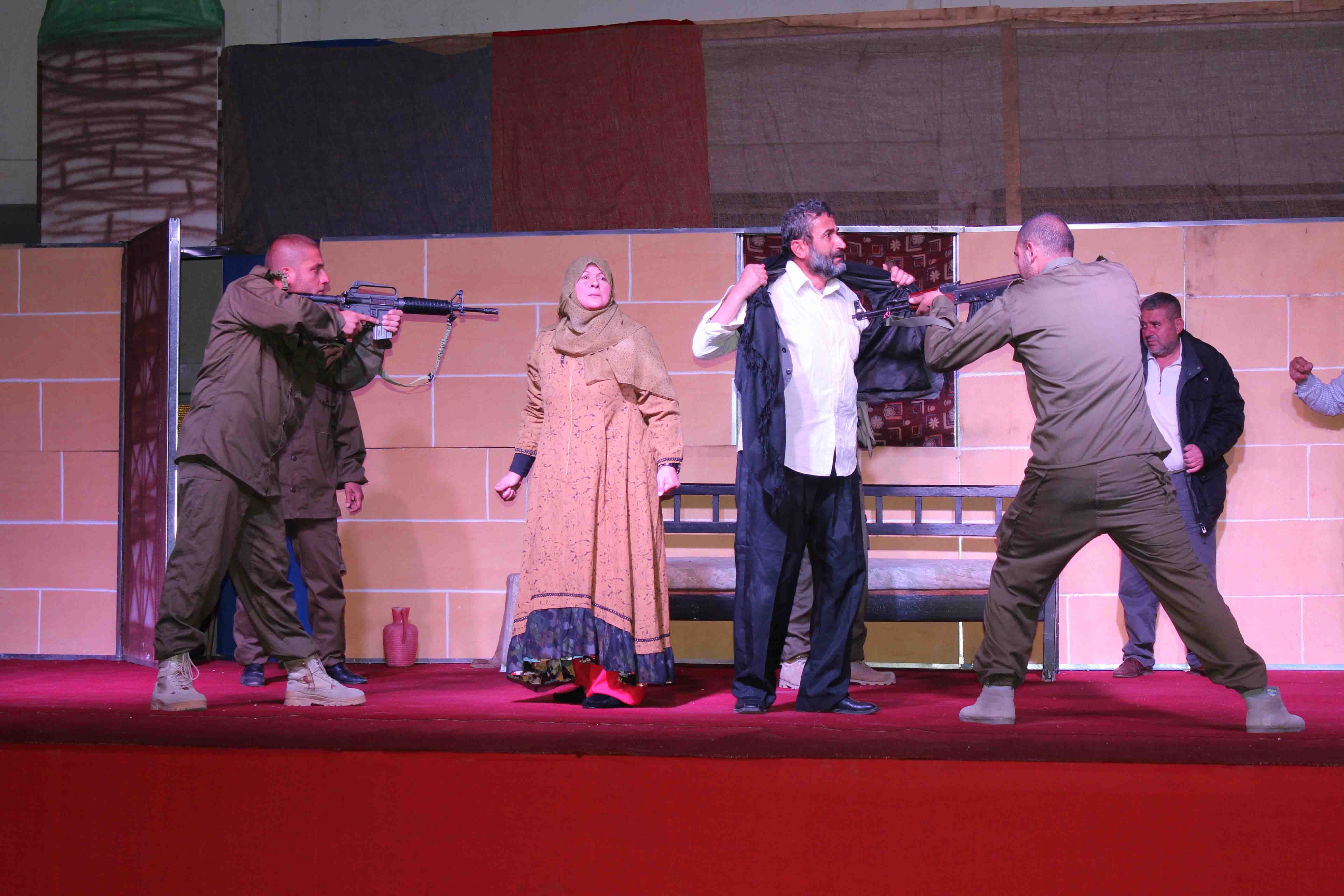 مسرحية "مجزرة الخيام"