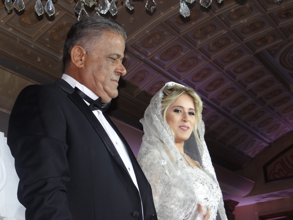 عروستنا الحلوة "فرح"، مع والدها رجل الأعمال رضا علي رشيدي