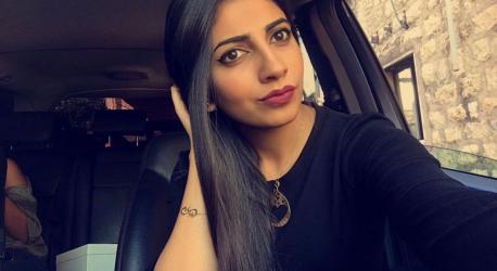 مدير كلية مرجعيون الوطنية الأستاذ عماد خوري يتوسط رئيس البلدية المهندس أمال الحوراني وعقيلته السيدة ريما في حفل تخريج الطلاب