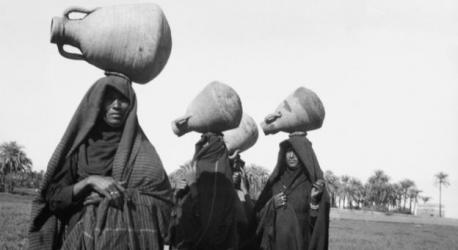 صورة من قرنة مرعى بمحافظة الأقصر في صعيد مصر شتاء عام 1971 - تصوير جورج كاستل.