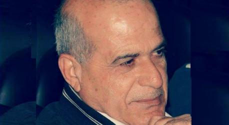 غالب عيّاش مع أفراد أسرته
