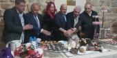 إقبال على شراء المصنوعات الخاصة بالميلاد