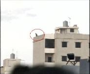صور للقناصة على اسطح المباني في الجهة المقابلة لمواقع الاحتجاجات