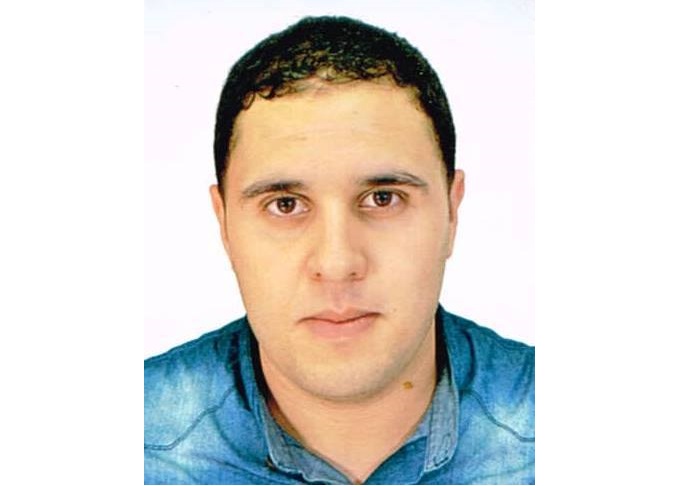 الأديب الجزائري نبيل بن دحو 