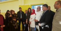 صورة تذكارية تجمع النائب فياض مع الهيئة التعليمية وفالعيات