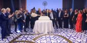 تكريم السيدة ليلى سعد (من اليمين الى الشمال: فادي عبود، روبير طرزي، أنيس نصّار، ليلى سعد، السفير ثيودور قطّوف، وفاء صعب)