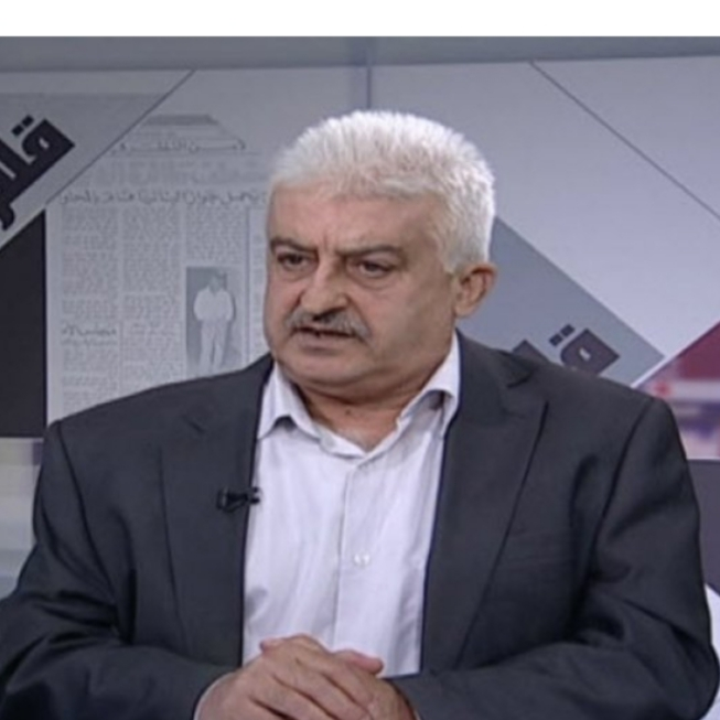 الكاتب حسين أحمد عبدالله
