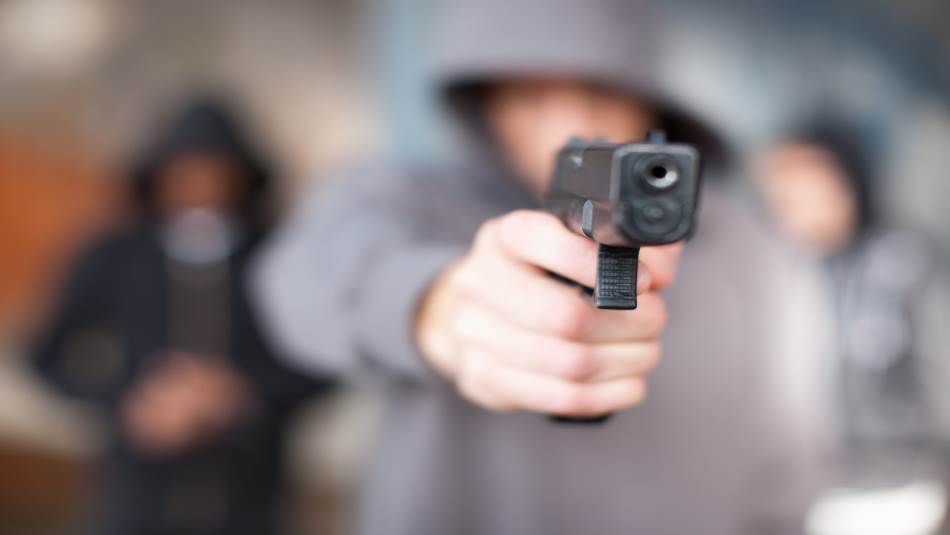 عندما يتحول رئيس السلطة التنفيذية في علي النهري إلى فار من وجه العدالة
