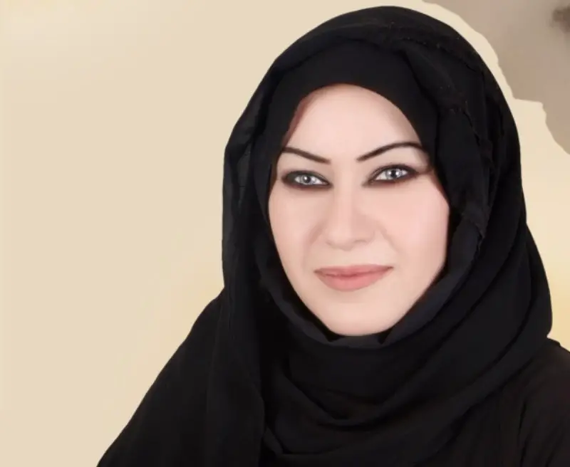 الكاتبة الشاعرة هدى صادق