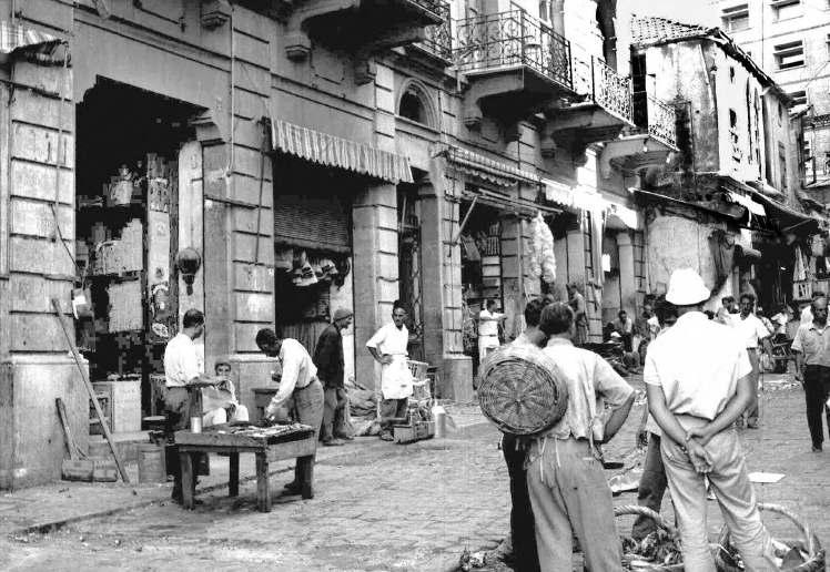 جعلت المدة الزمنية الطويلة التي مرّت على الانتخابات البلدية والاختيارية في أغسطس عام 1963 للمختار في لبنان ألف حكاية وحكاية (أ ف ب)
