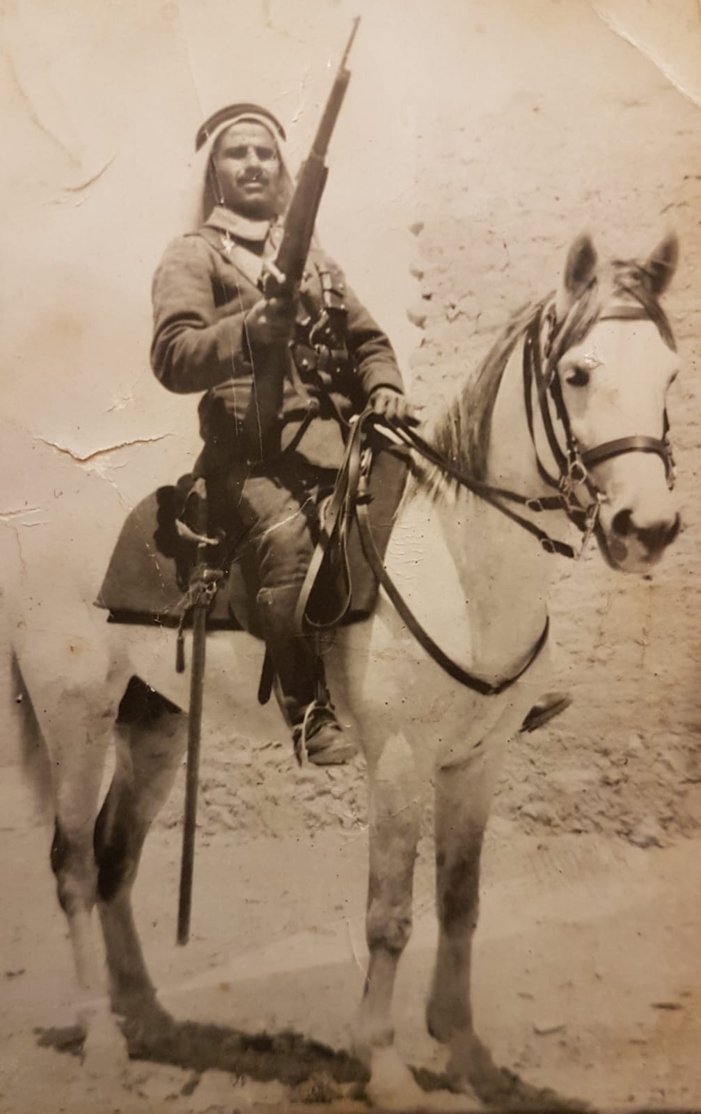 المرحوم احمد حسن عياش 1923 والد المناضل  غالب عياش