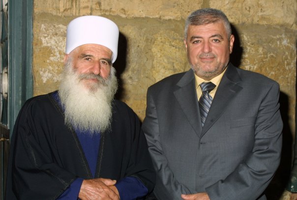 صورة للشهيد صالح العريضي وللشيخ أبو صالح فرحان العريضي