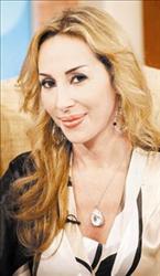 الفنانة اللبنانية الشابة ورد الخال