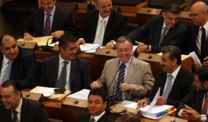  عدد من نواب كتلة المستقبل في إحدى جلسات مجلس النواب